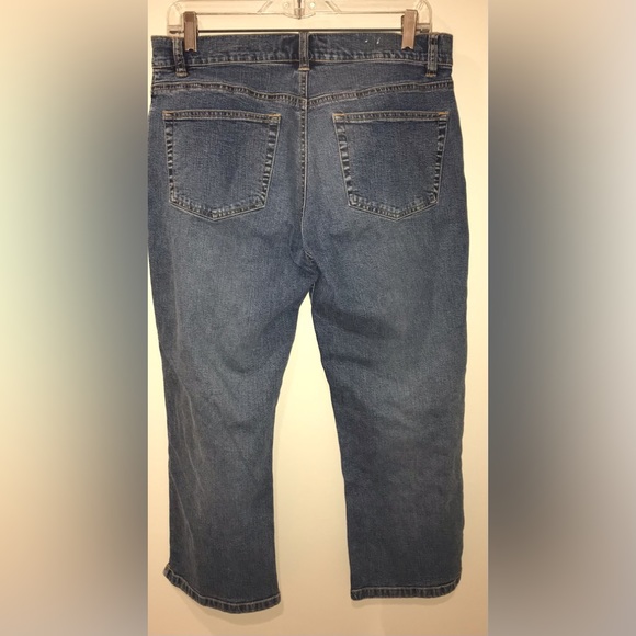 OLD NAVY STRETCH JUST BELOW WAIST CAPRI JEANS - Picture 4 of 6